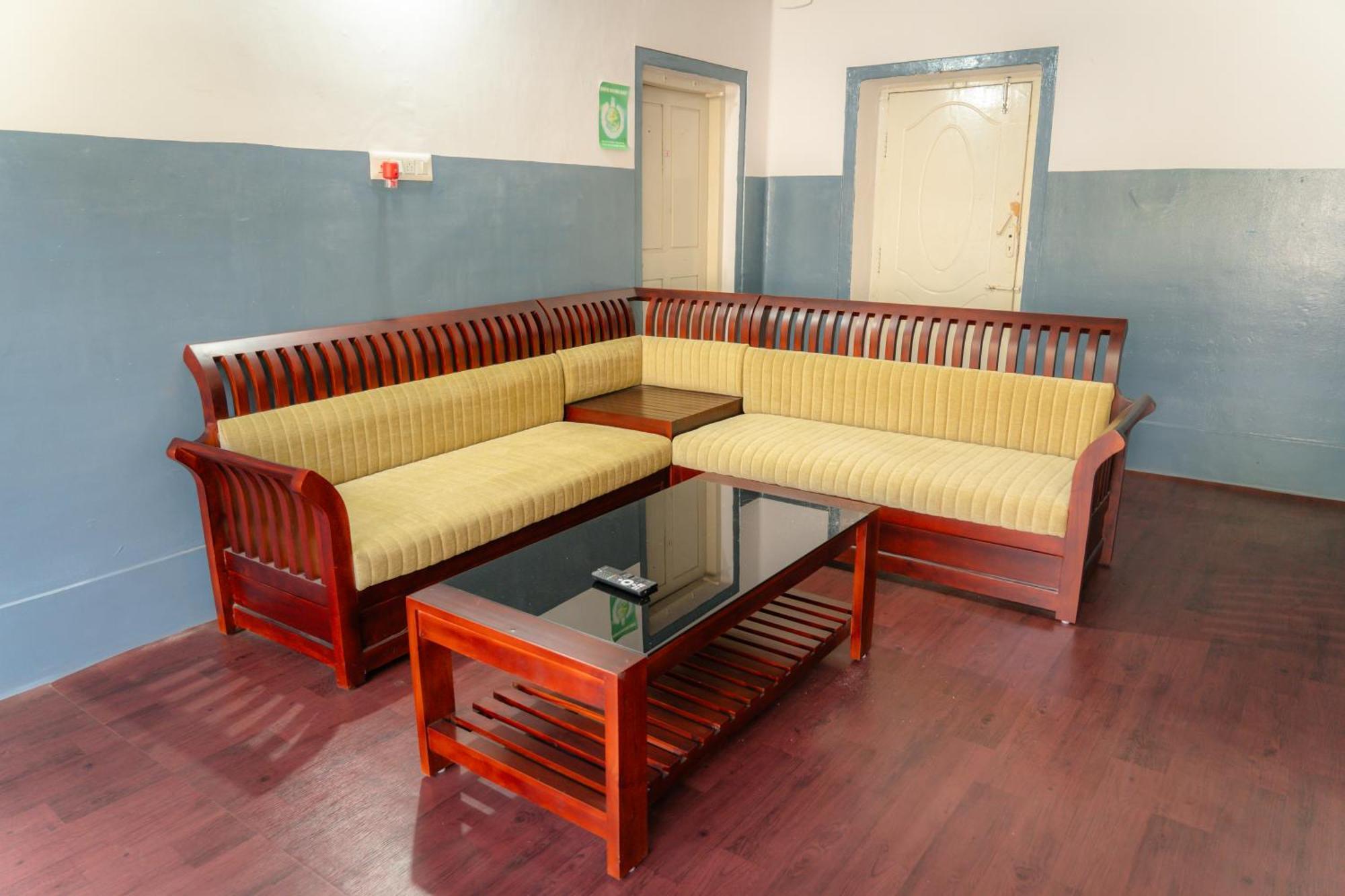Leo Vishroam Hostel ไมซอร์ ภายนอก รูปภาพ