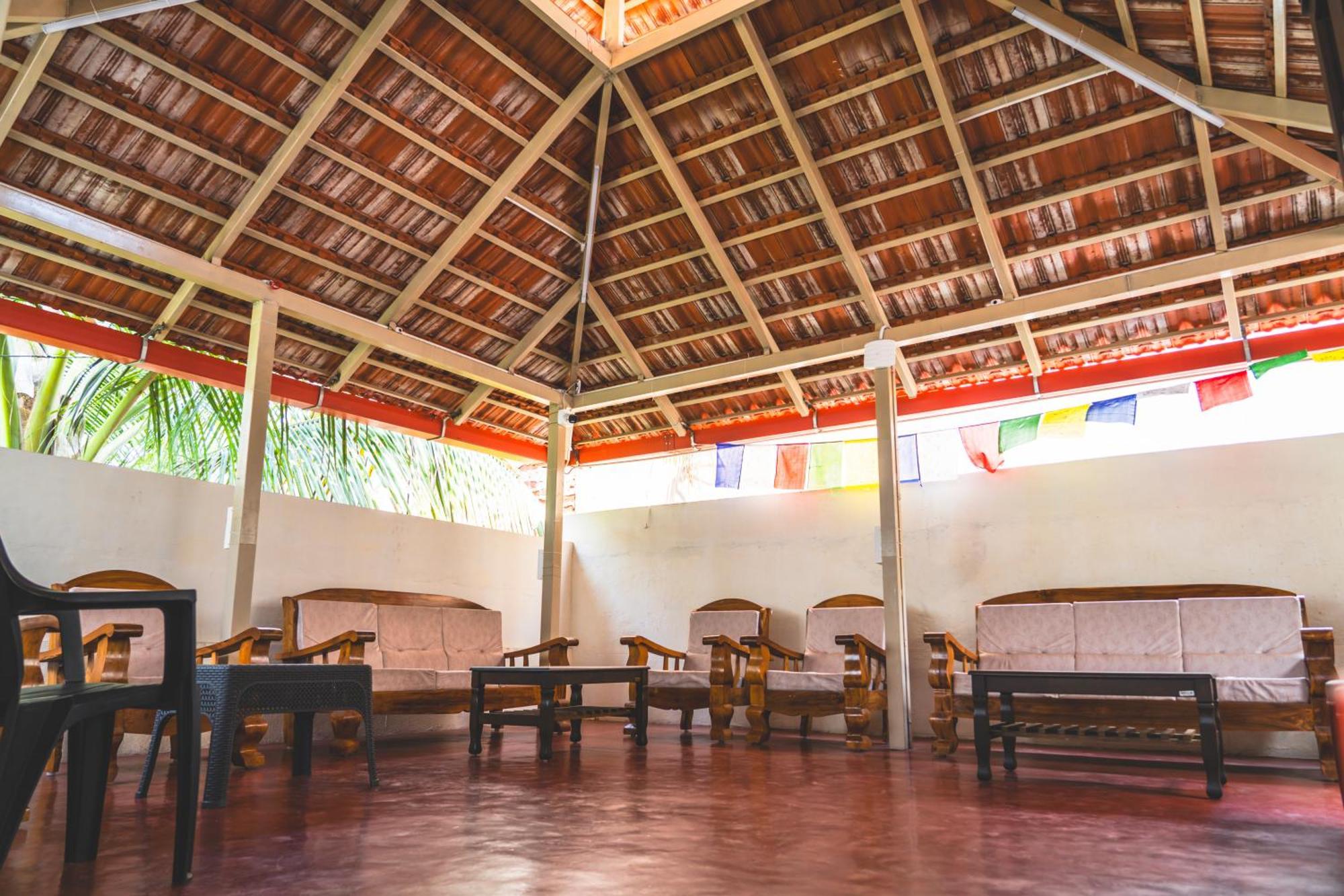 Leo Vishroam Hostel ไมซอร์ ภายนอก รูปภาพ