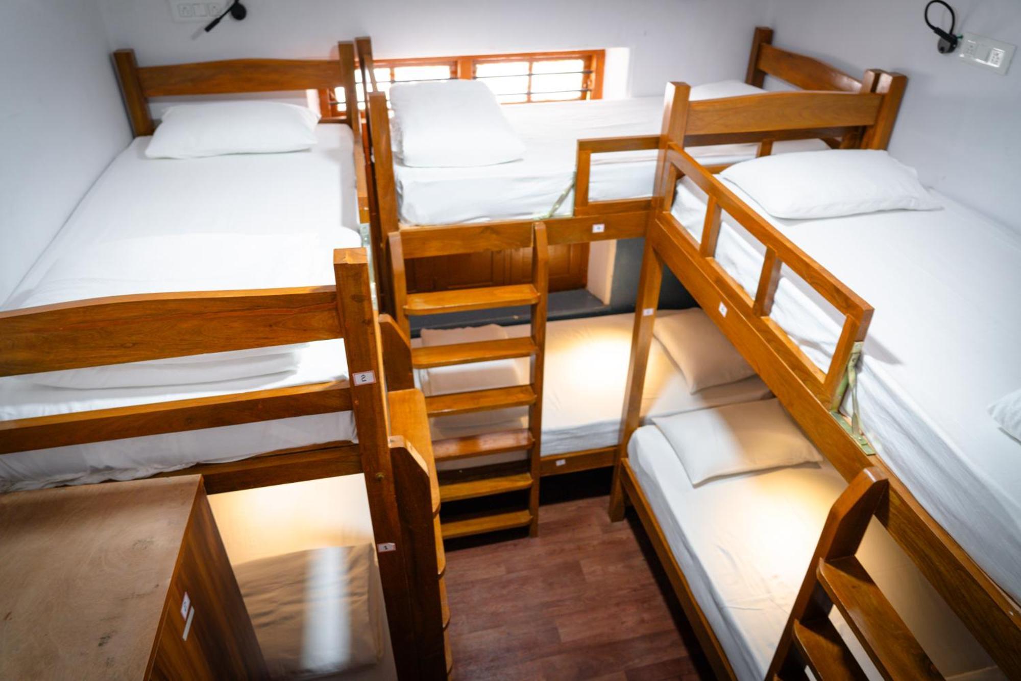 Leo Vishroam Hostel ไมซอร์ ภายนอก รูปภาพ