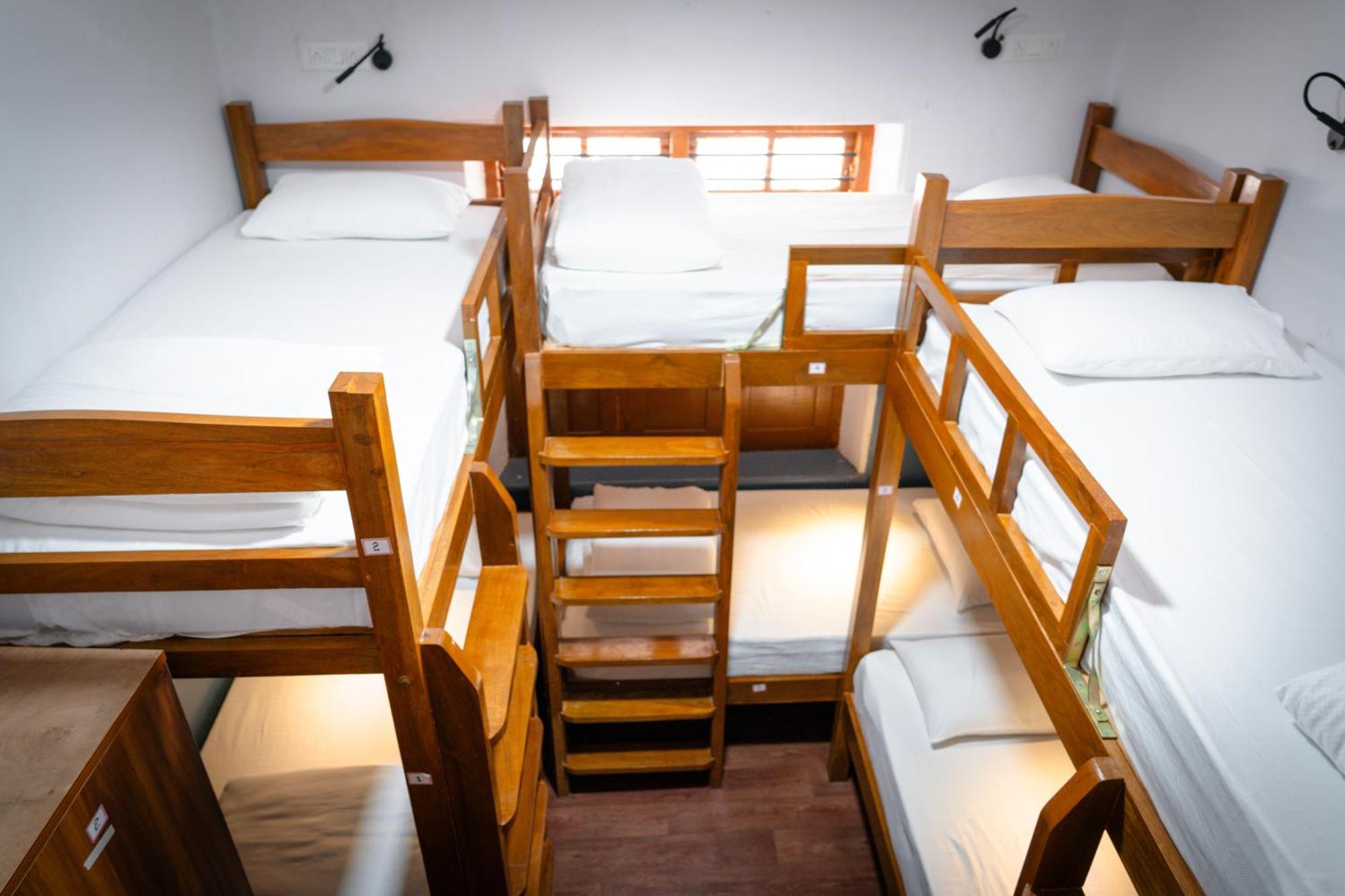Leo Vishroam Hostel ไมซอร์ ภายนอก รูปภาพ