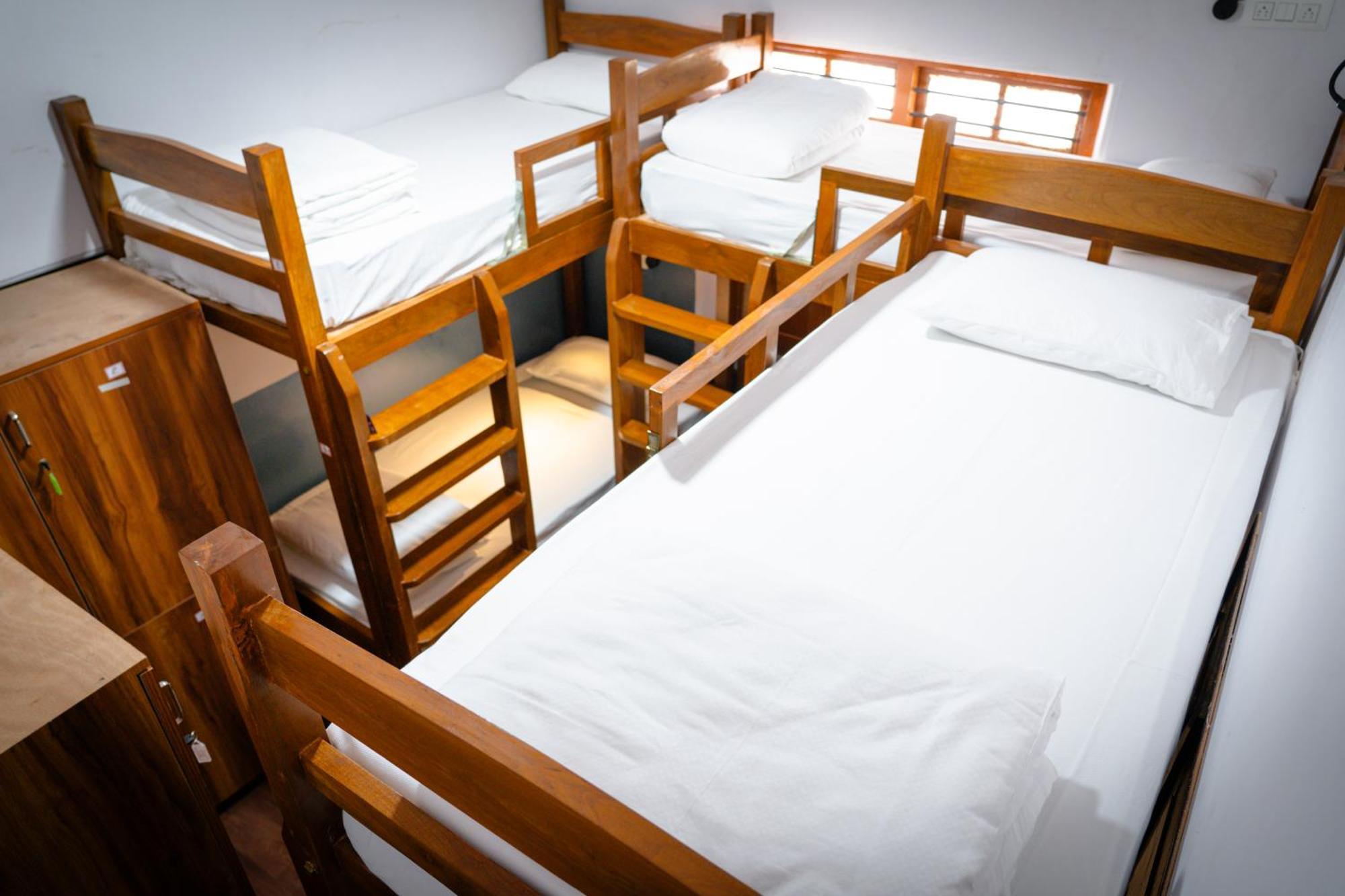 Leo Vishroam Hostel ไมซอร์ ภายนอก รูปภาพ